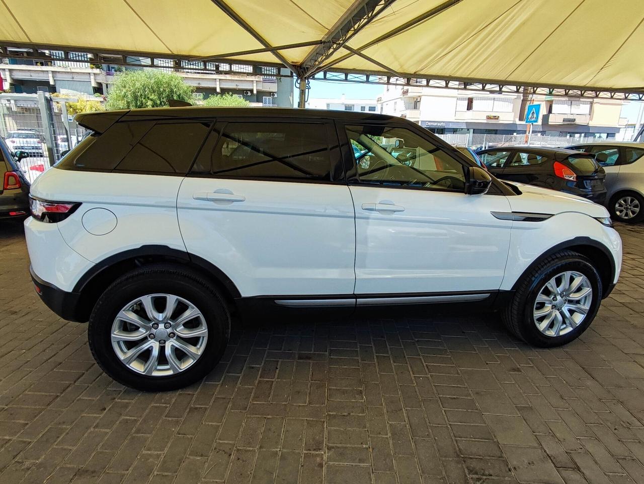 Range Rover Evoque 2.0 TD4 150 CV 5p. Pure Prezzo promozione con finanziamento in sede