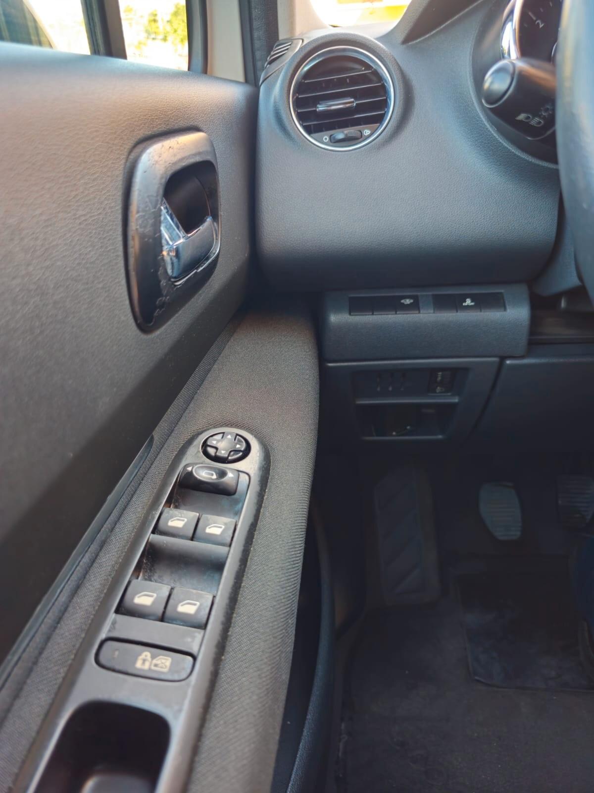 Peugeot 3008 1.6 HDi 112CV Tecno