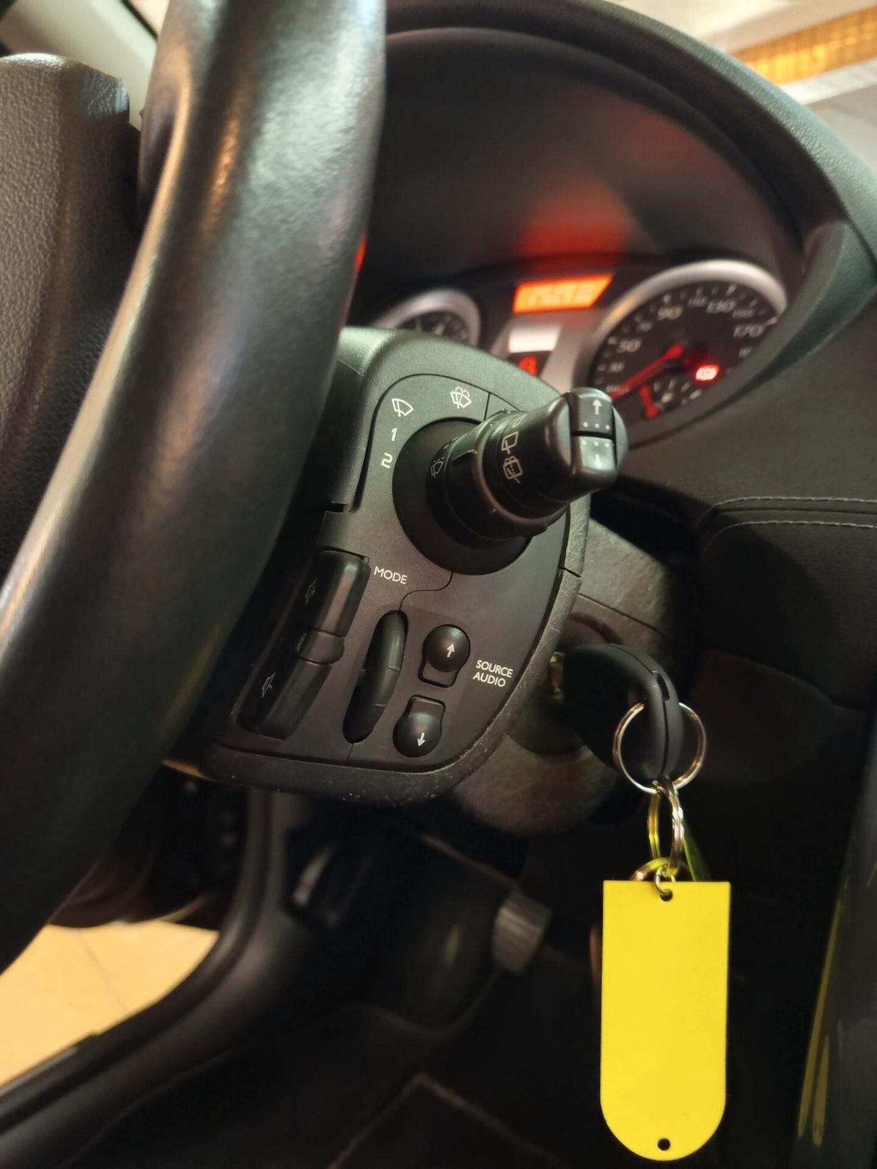 Renault Clio 1.2 16V 5 porte Luxe, 144 Mila chilometri ok neopatentati