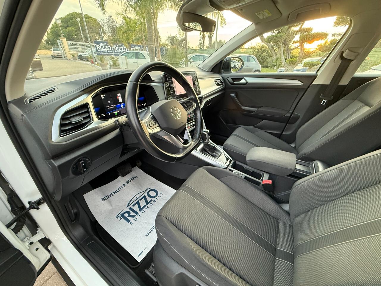 VOLKSWAGEN T-ROC 2.0 TDI SCR 150 CV IQ DRIVE LIFE DSG FULL LED COCKPIT NAVI