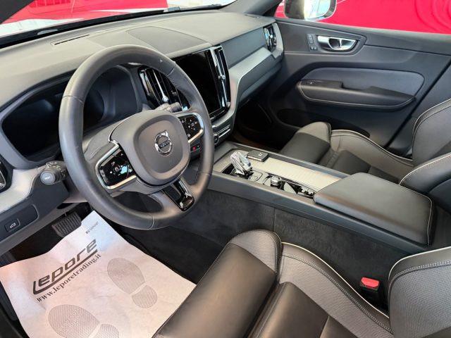 VOLVO XC60 B4 (d) AWD automatico Plus Dark