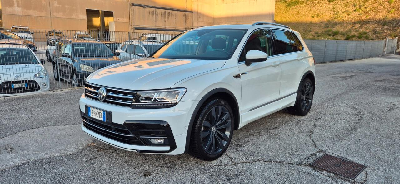 Volkswagen Tiguan 1.5 TSI Sport 130cv R-LINE ADATTA NEOPATENTATI