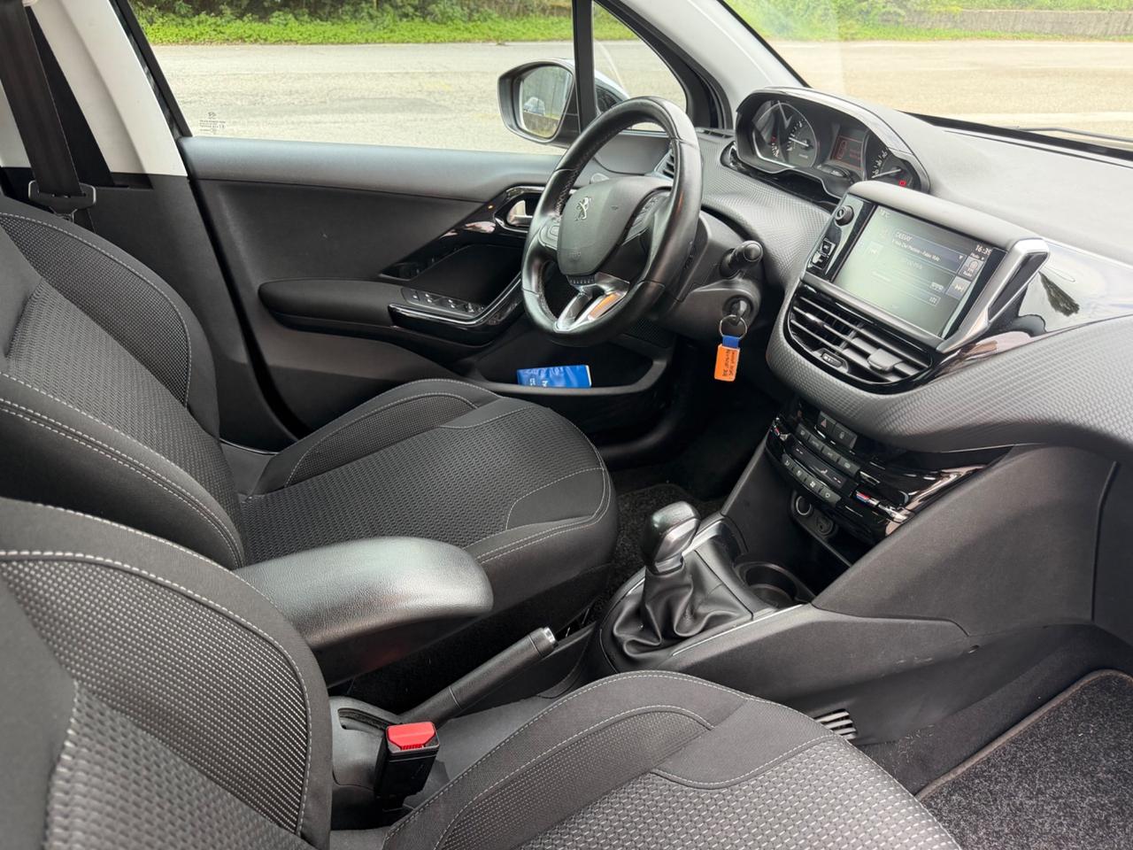 Peugeot 208 PureTech 82 5 porte Allure