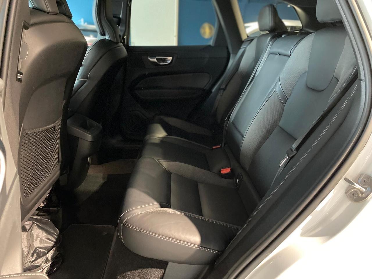 Volvo XC 60 XC60 B4 (d) AWD automatico Plus Dark