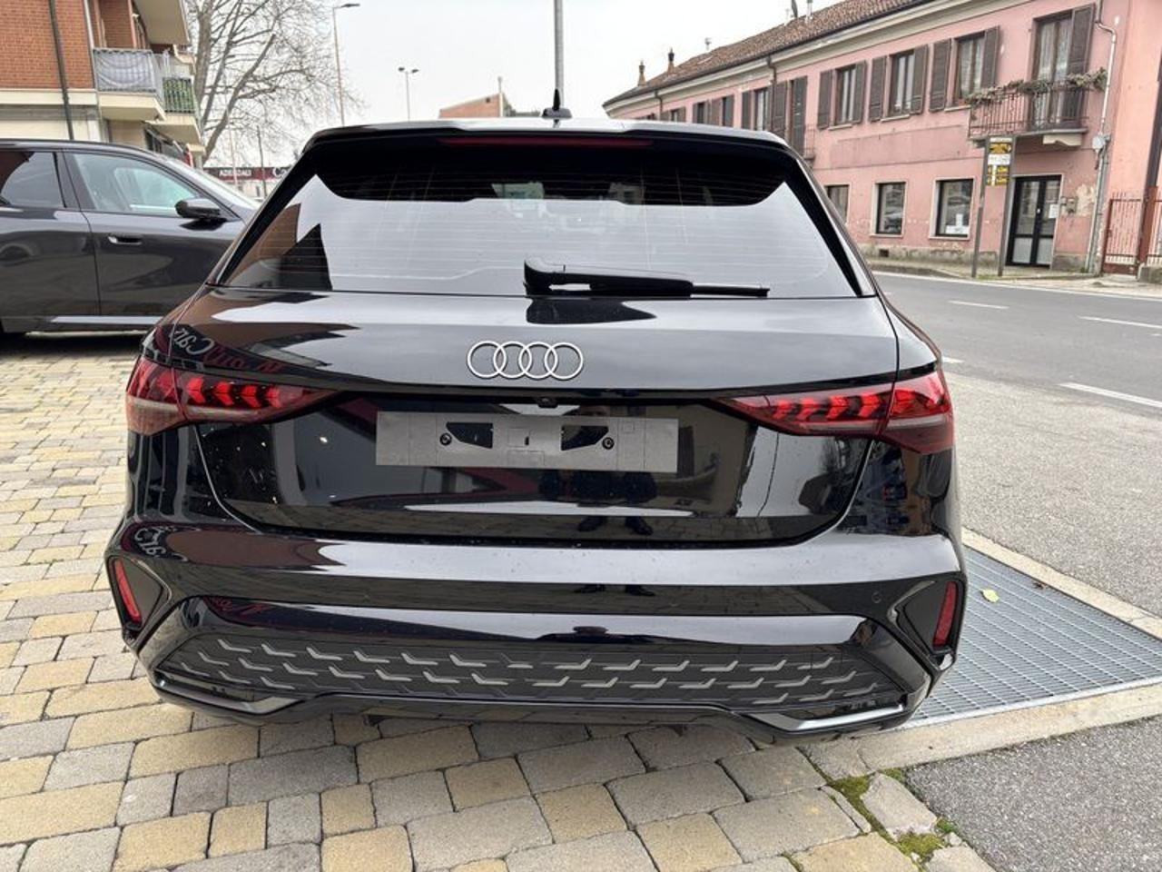 Audi A3 SPB TFSI 110 kW S tronic S line edition MATRIX