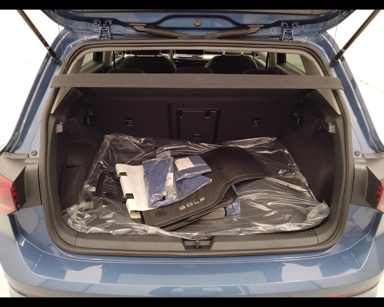 VOLKSWAGEN Golf VIII 2024 - Golf 1.5 tsi ehybrid Life 204cv dsg