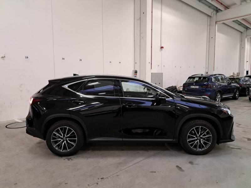 Lexus NX 2.5 Hybrid Premium 4WD e-CVT