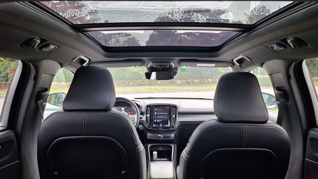 VOLVO XC40 D3 AWD Geartronic R-design N1 N°GA715