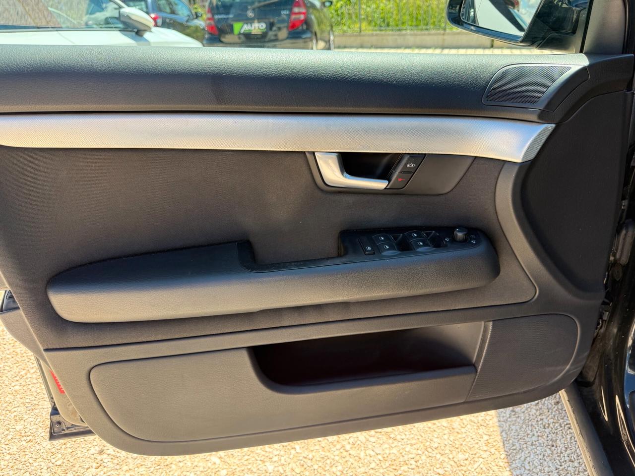 Audi A4 2.0 16V TDI Avant TOTAL BLACK