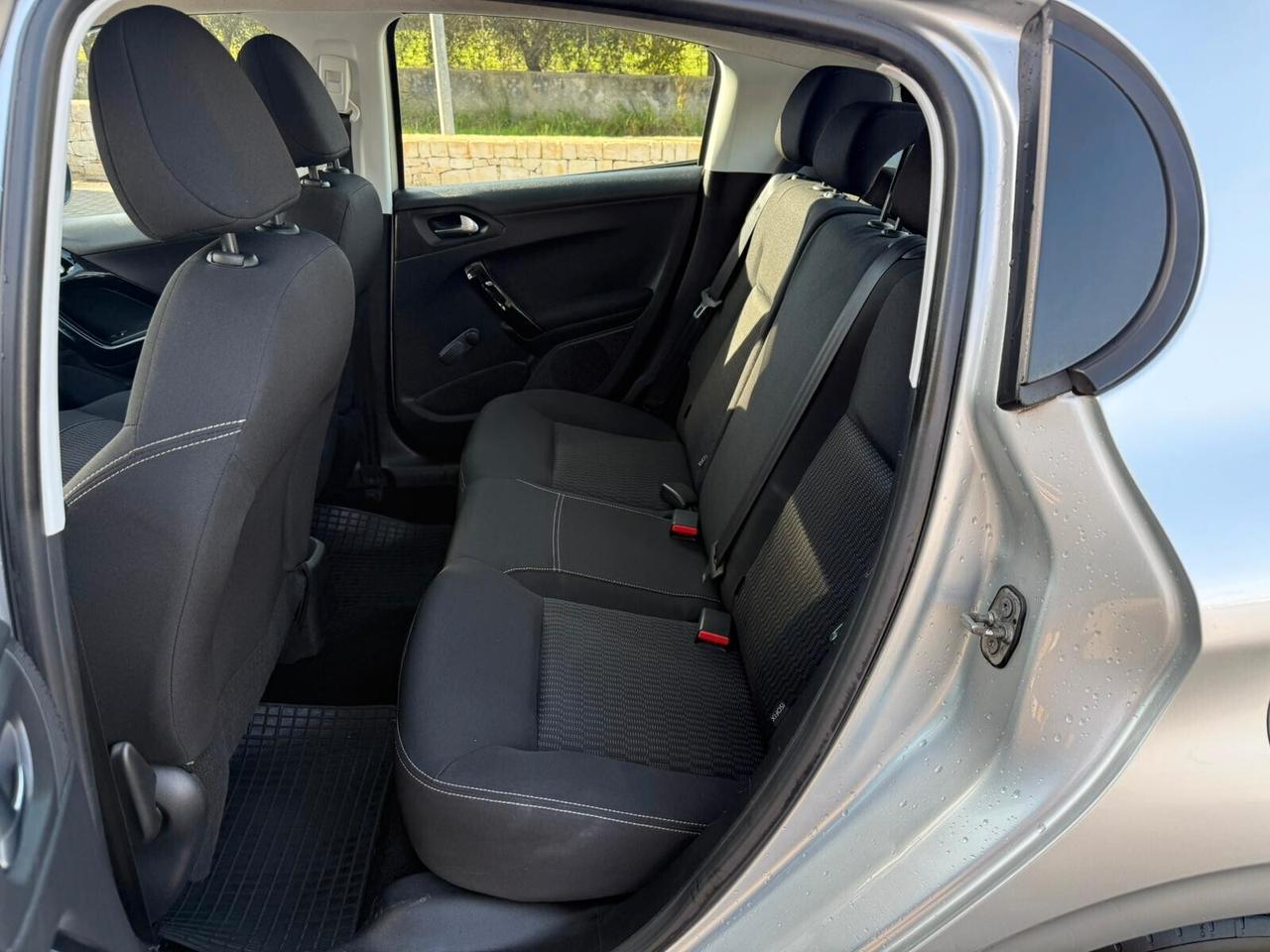 Peugeot 208 Allure 1.6 Diesel 75CV