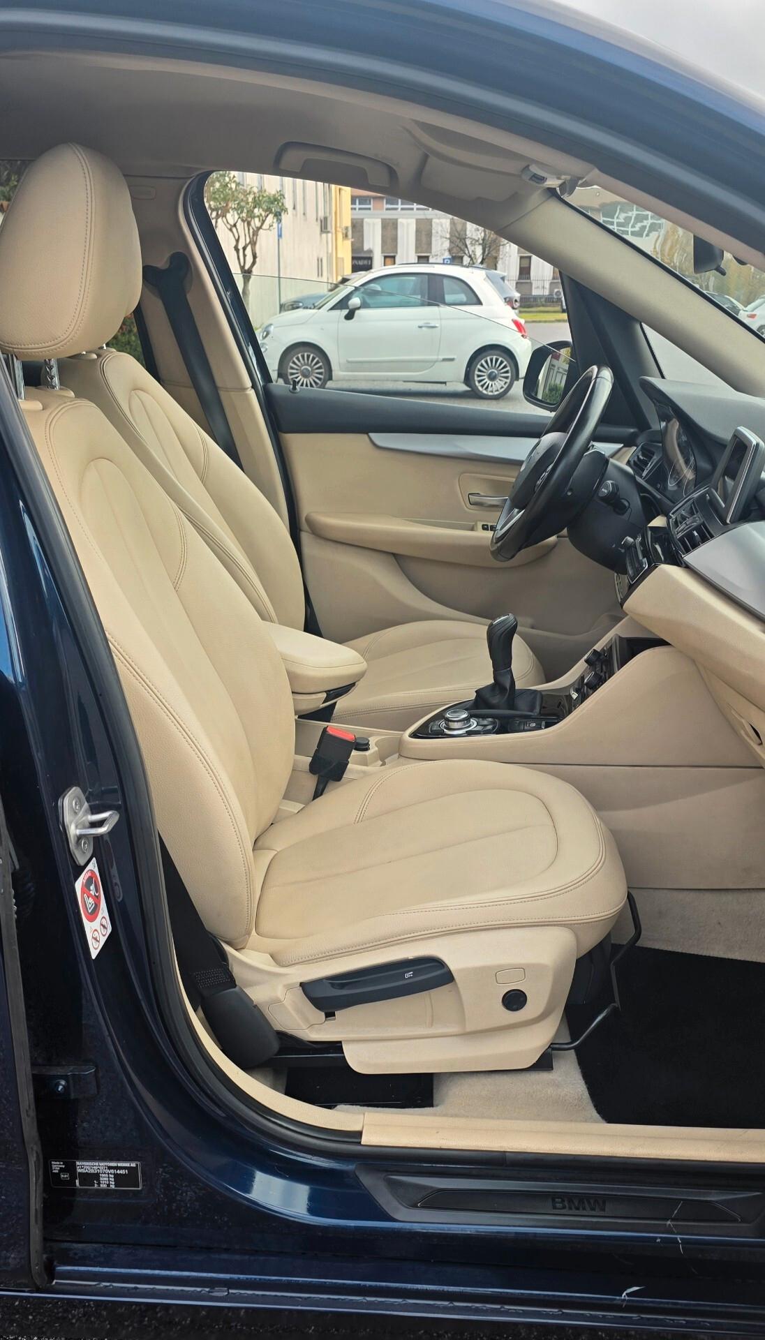 Bmw 216d Tourer Luxury neopatentati euro6b