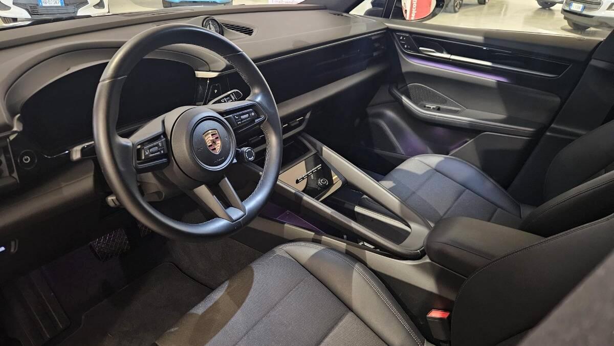 Porsche Macan 4