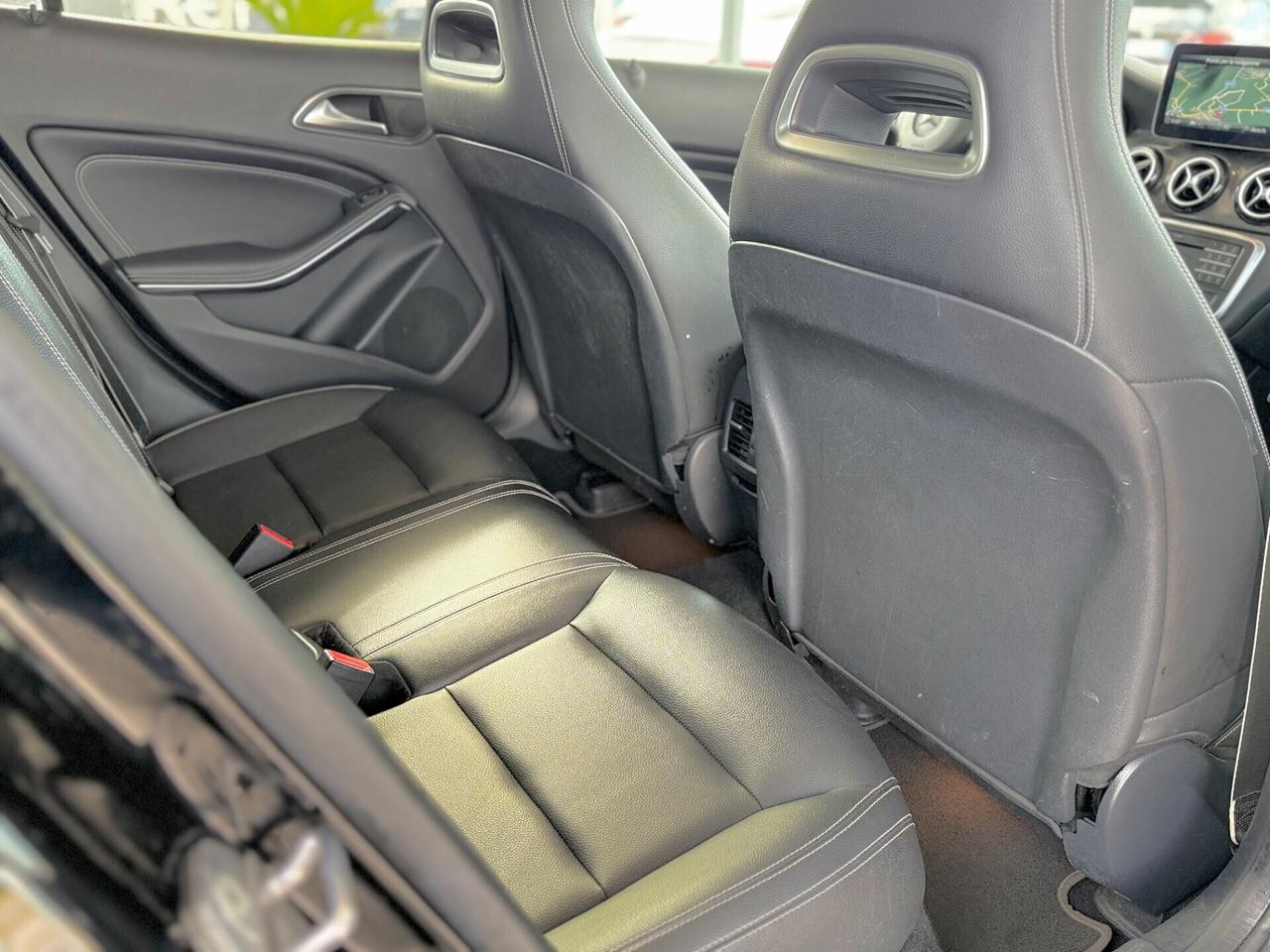 MB GLA 200d 4Matic Premium NIGHT EDITION *TETTO