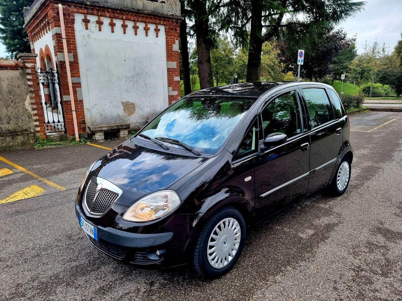 Lancia MUSA 1.4 16V Platino ADATTA A NEOPATENTATI