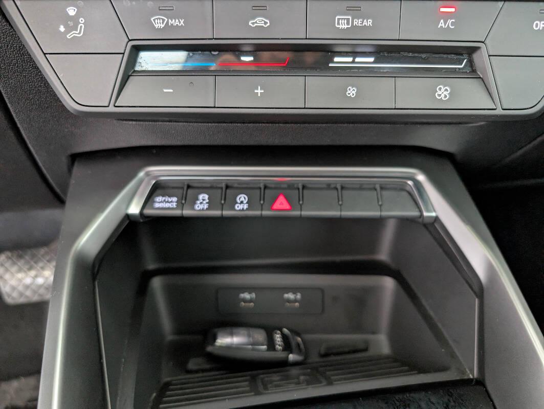 Audi A3 35 2.0 tdi Edition One s-tronic TETTO!