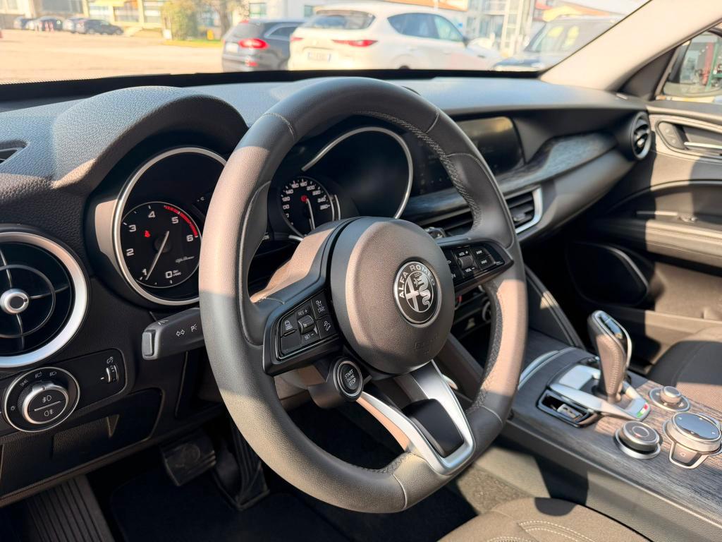Alfa Romeo Stelvio 2.2 t Business rwd 160cv auto