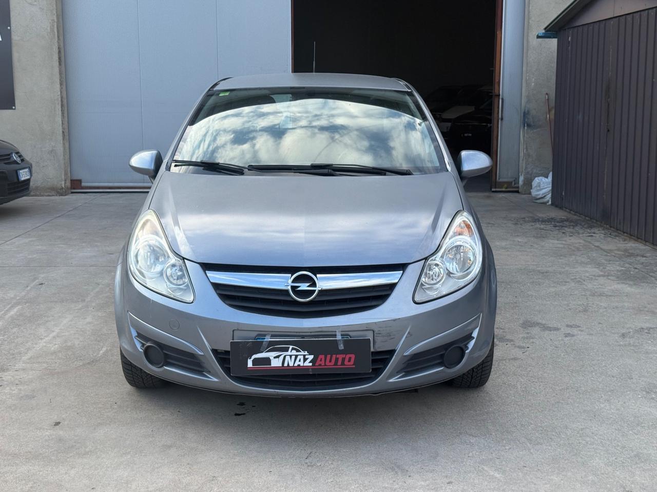 Opel Corsa 1.2 5 porte Cosmo