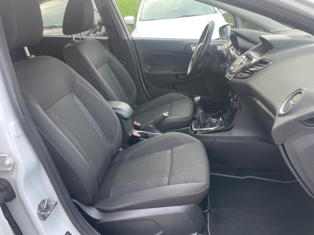 Ford Fiesta 1.5 TDCi 75CV 5 porte Titanium