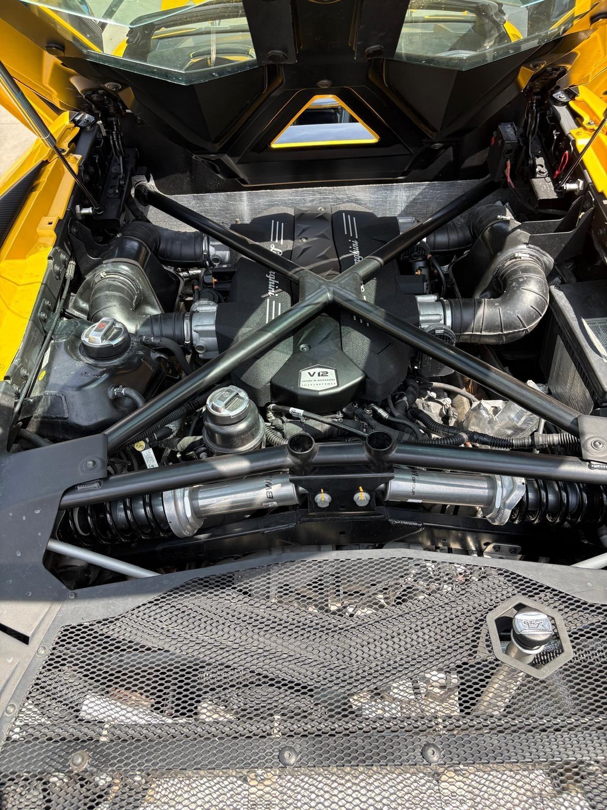 Lamborghini Aventador 6.5 V12 LP750-4 Superveloce Roadster
