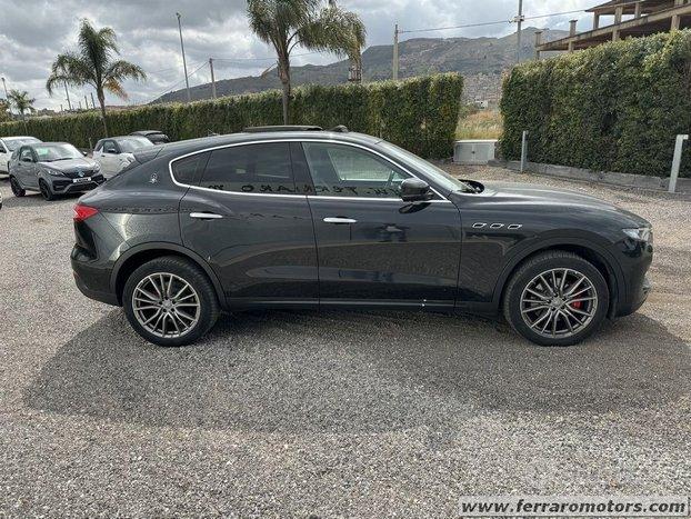 MASERATI Levante Gransport solo 85000km tetto pano iva esposta