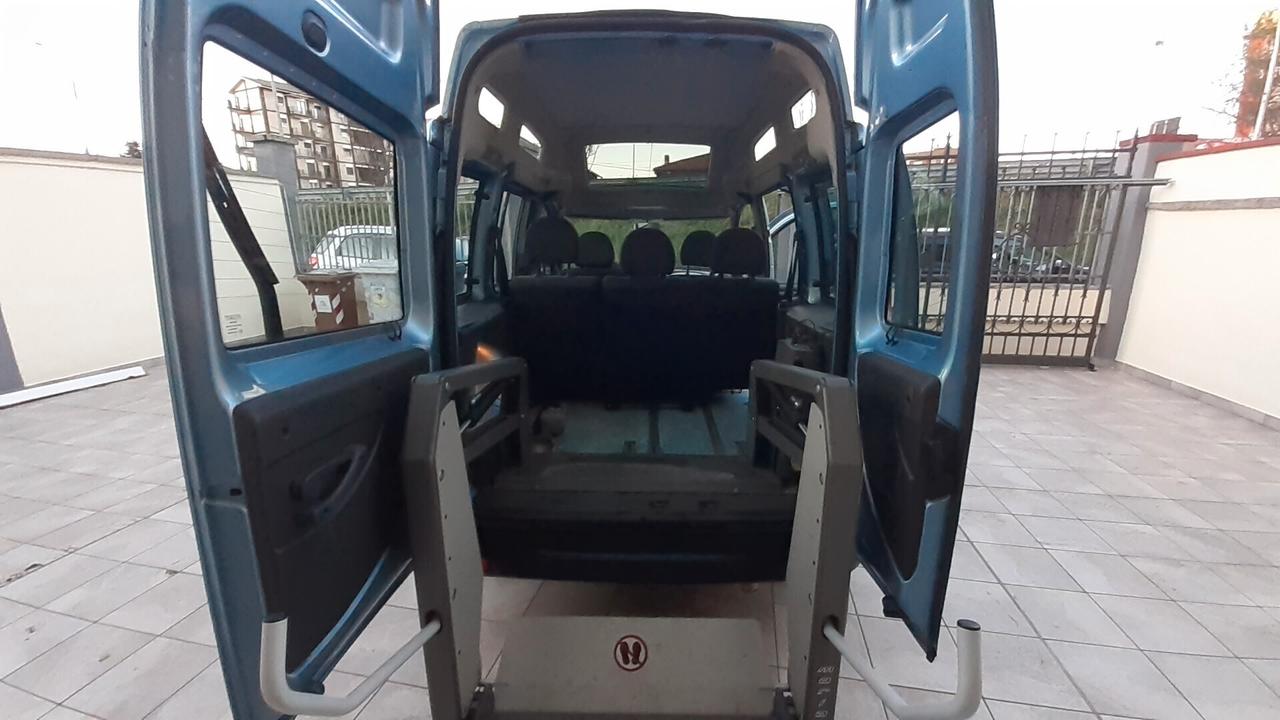 Doblò trasporto disabili pedana elettrica