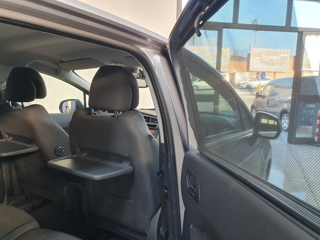 Peugeot 5008 1.6 hdi 115cv Active 2015