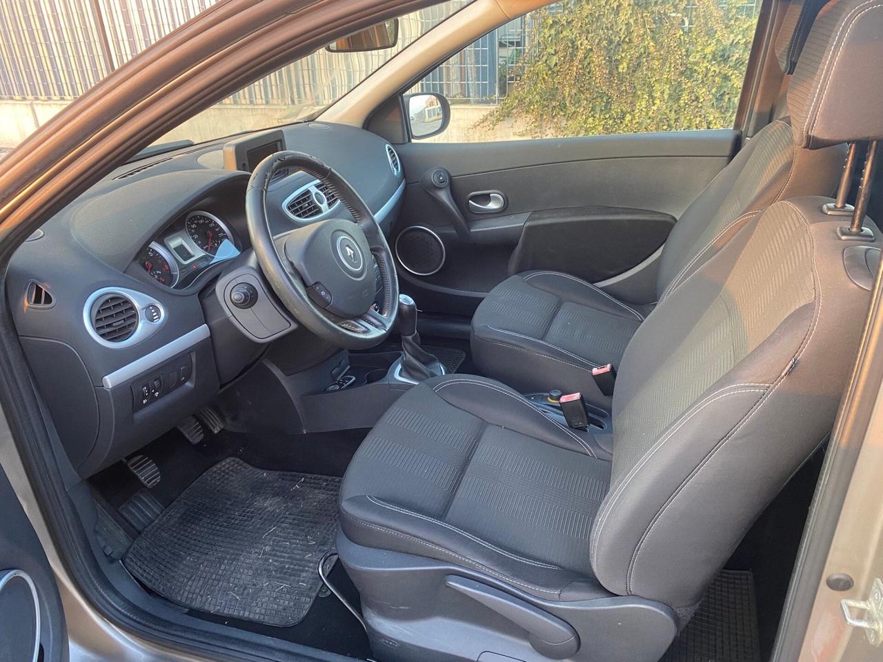 Renault Clio 1.2 16V 3 porte Luxe