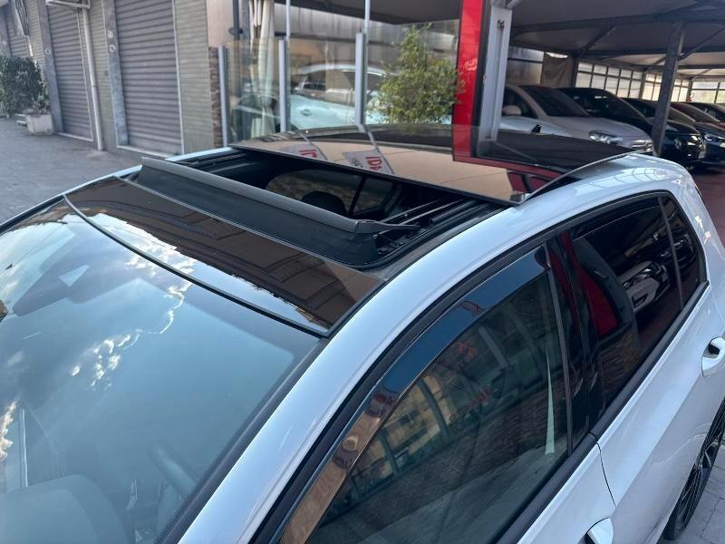 Volkswagen Golf 2.0 TSI GTI DSG