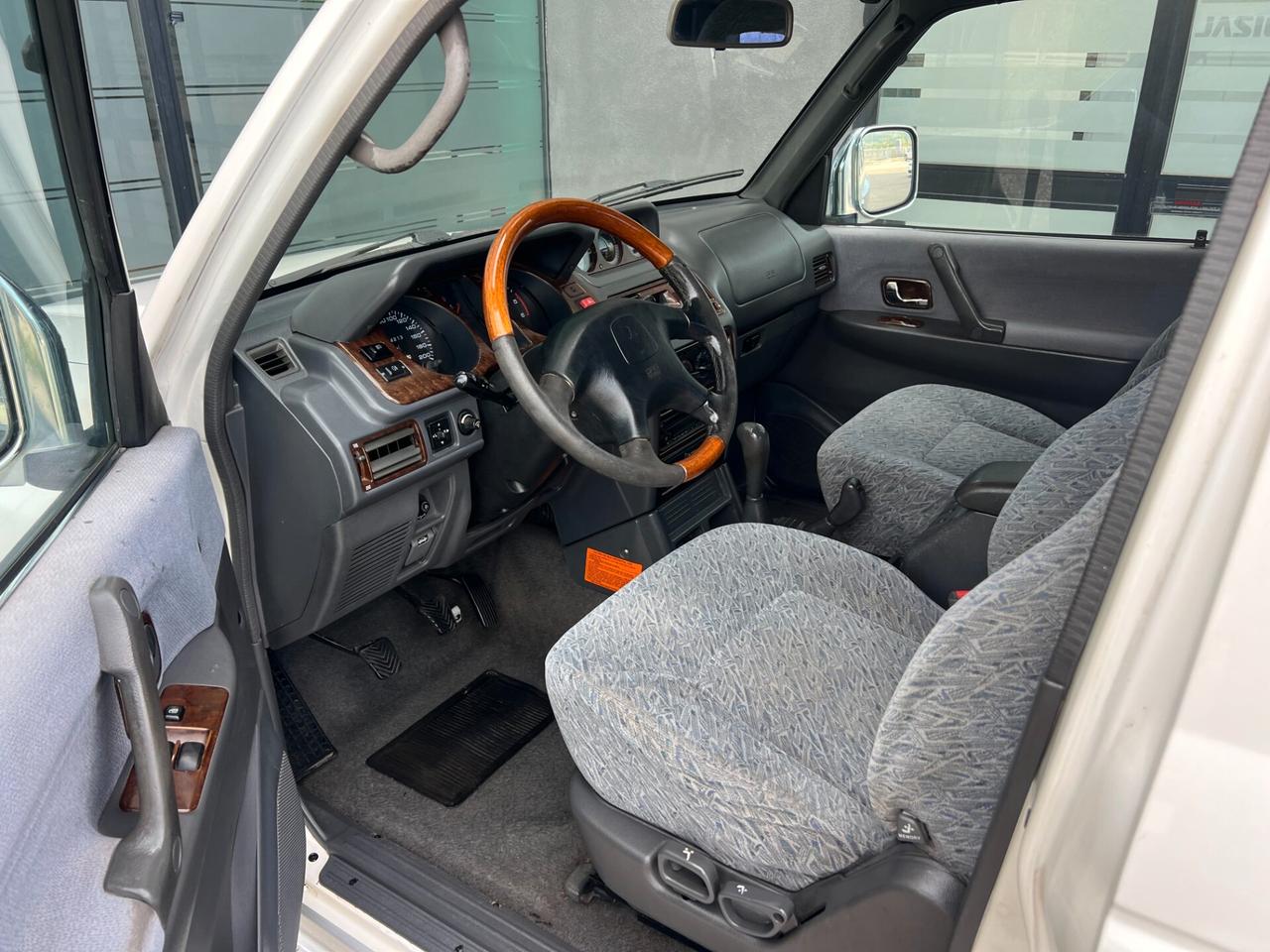 Mitsubishi Pajero 2.5 TDI Metal-top S.S. GLS Target