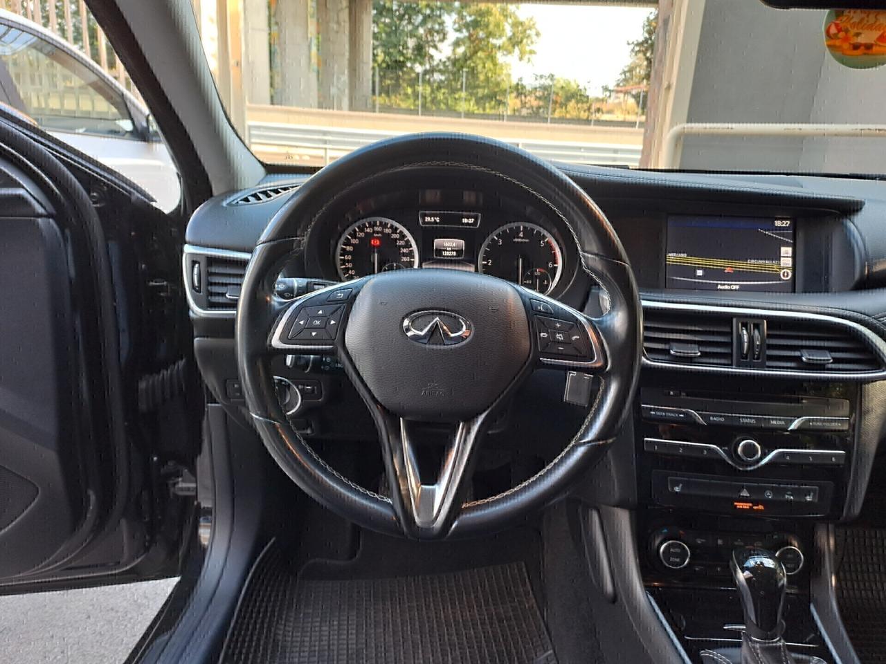 Infiniti Q30 1.5 diesel Premium