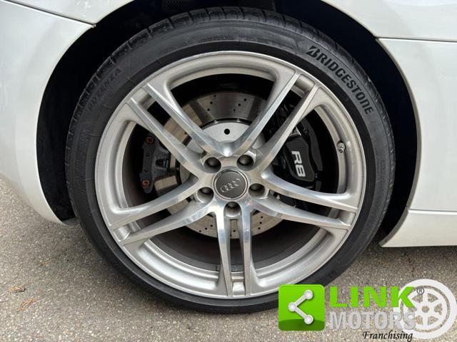 AUDI R8 4.2 V8 FSI quattro R tronic