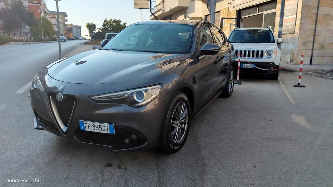 Alfa Romeo Stelvio 2.2 Executive * 180 CV * Navi * Pelle * Garantita 12 Mesi