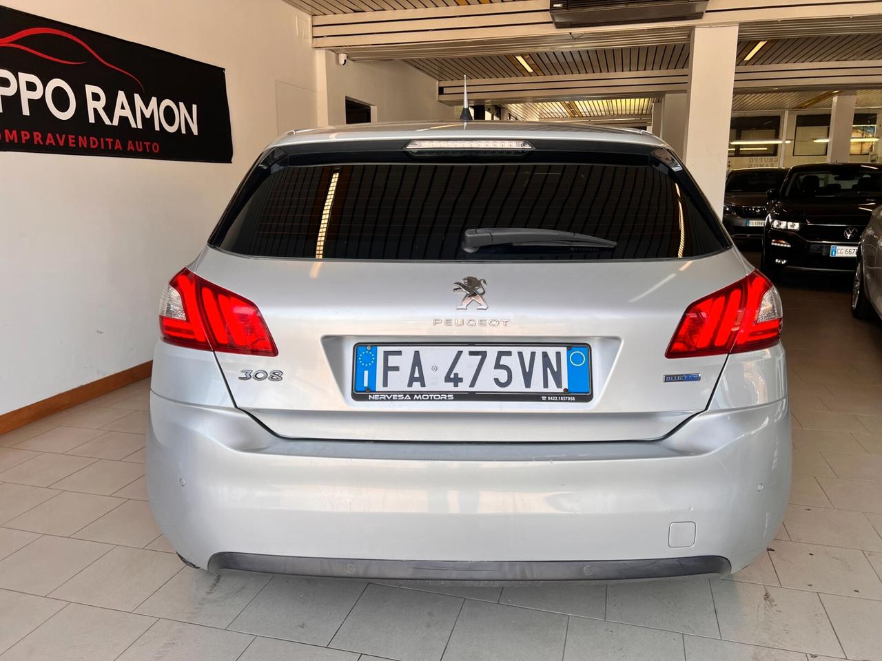 Peugeot 308 BlueHDi 120 S&S Business