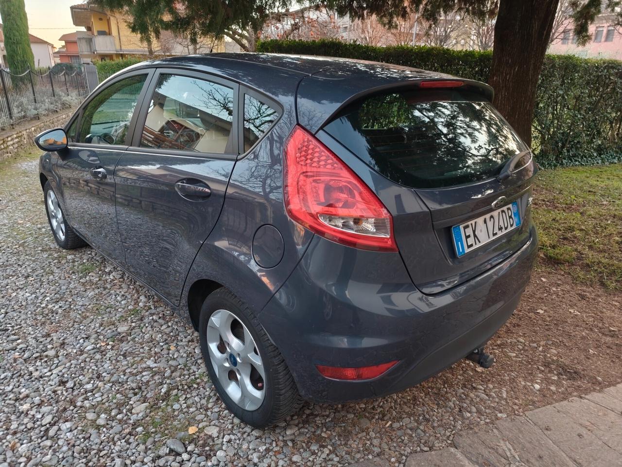Ford Fiesta 1.2 benz euro 5 5p. gancio traino