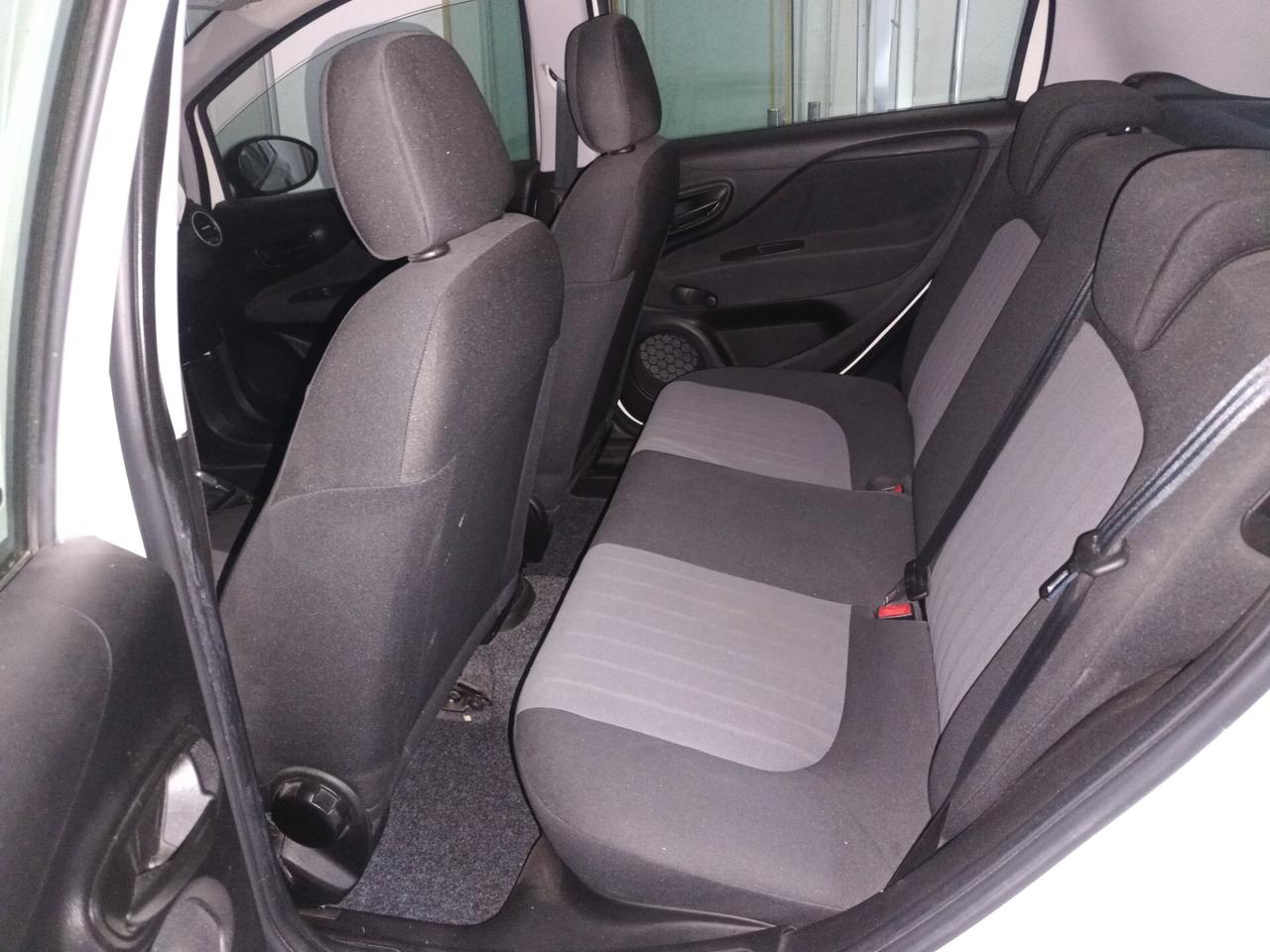 Fiat Punto 1.2 FIRE 4 cilindri 5 porte neopatentati