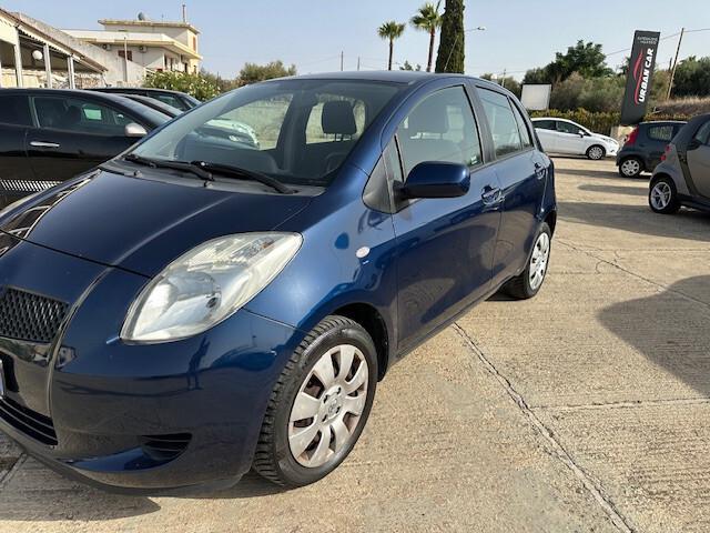 Toyota Yaris 1.0 5 porte Sol