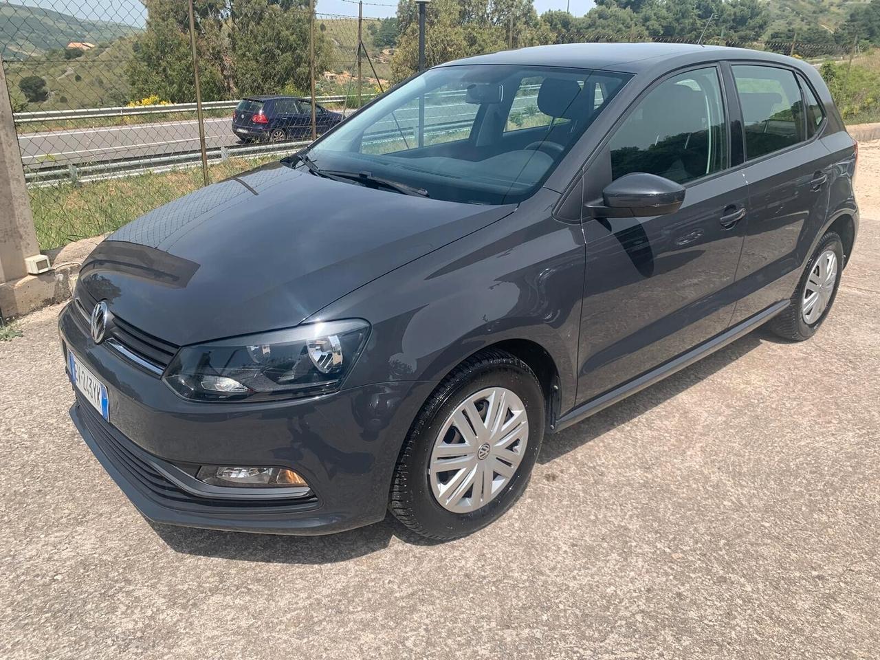 Volkswagen Polo 1.0 MPI 5P Trendline - 2014