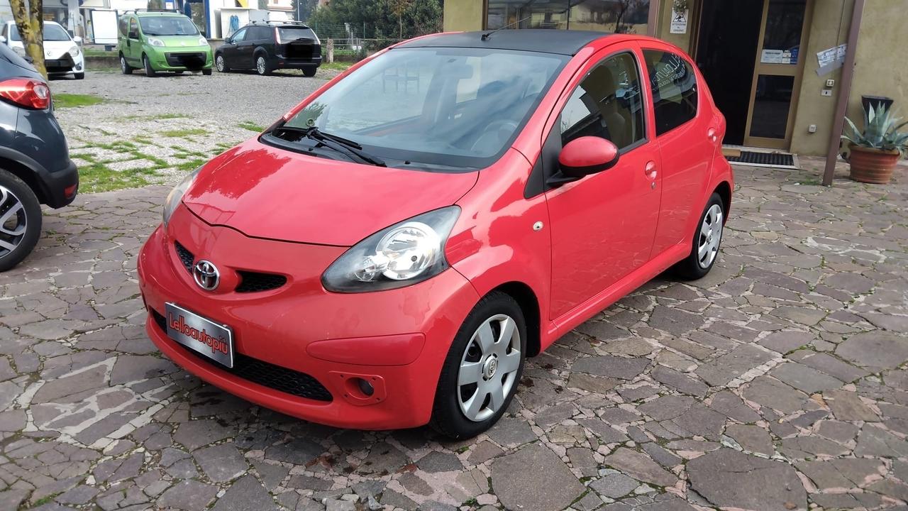 Toyota Aygo 1.0 12V VVT-i 5 porte Sol