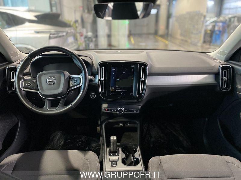 Volvo XC40 B4 AWD Geartronic Momentum Pro