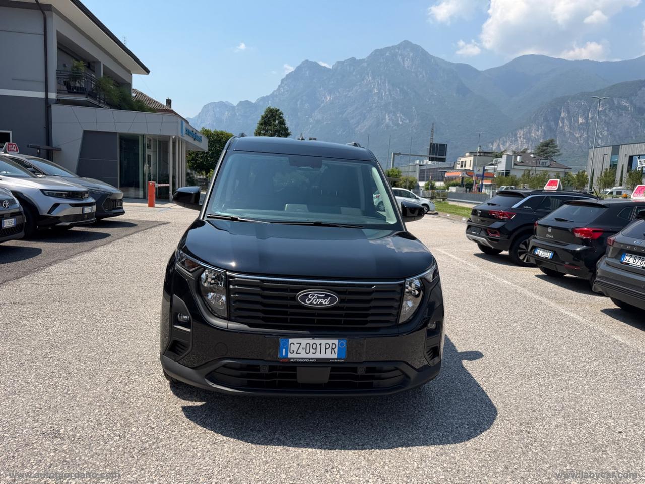 FORD Tourneo Courier 1.0 EcoBoost Titanium