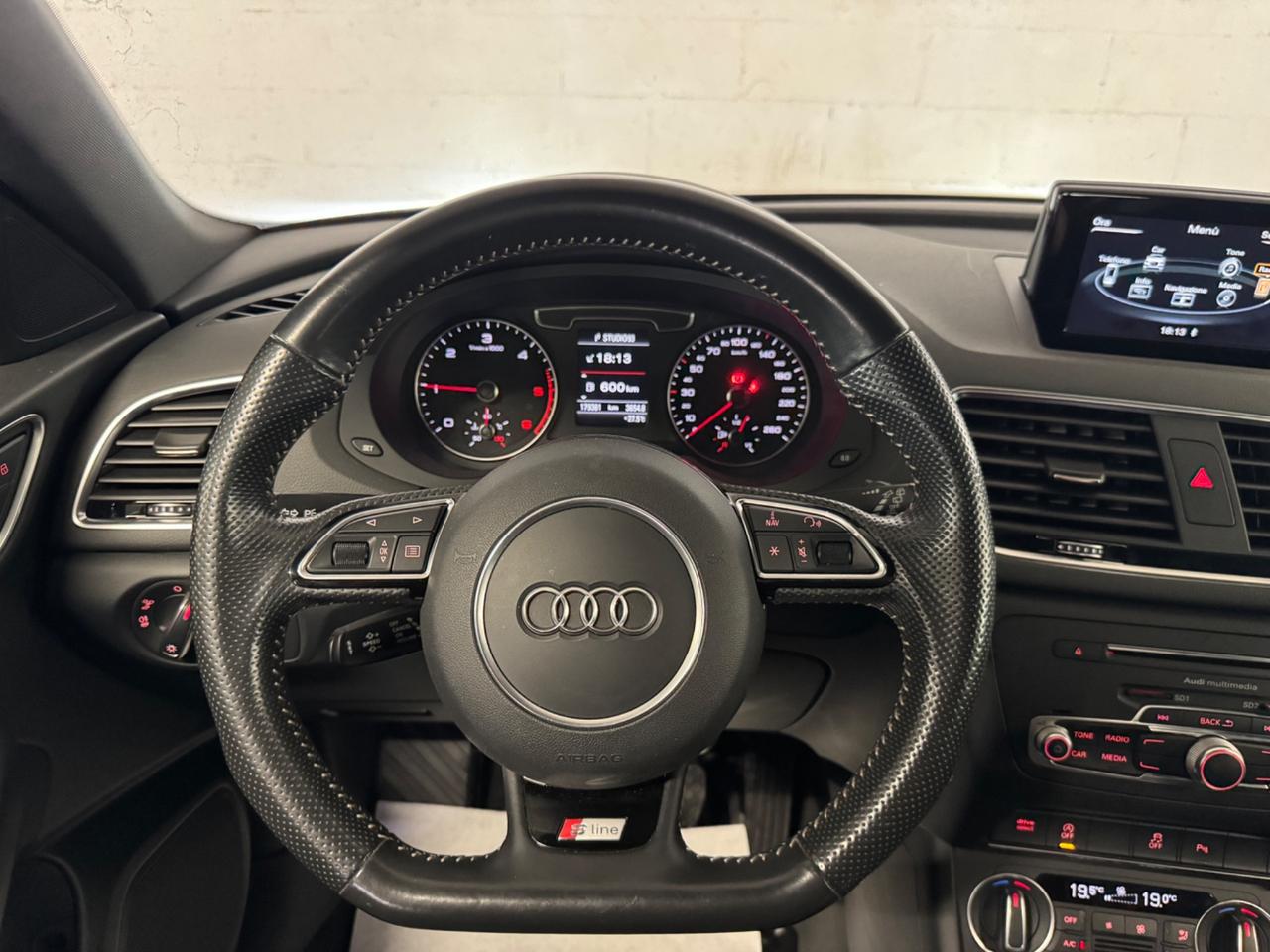 Audi Q3 2.0 TDI 150 CV S line Edition Competition