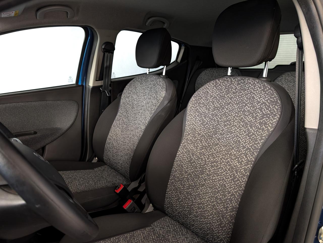 Lancia Ypsilon 1.0 Hybrid 70cv Silver