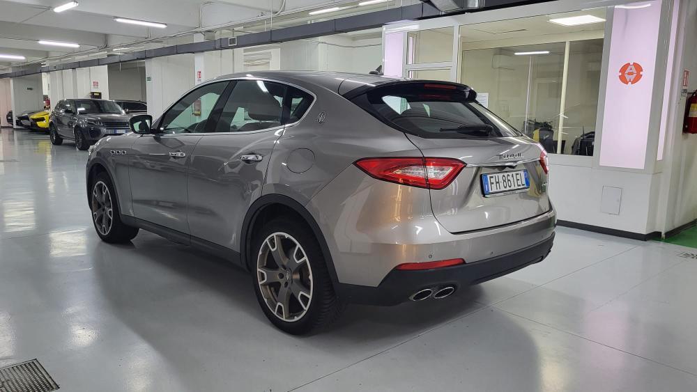 Maserati Levante 3.0 V6 275cv auto