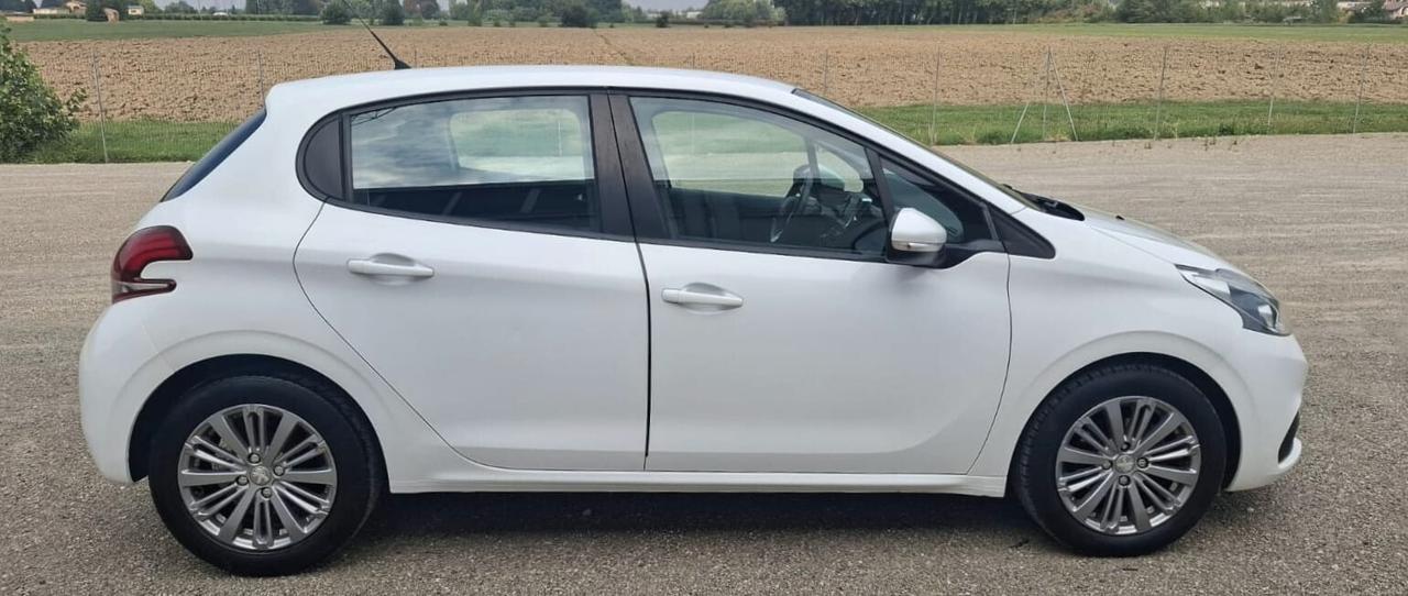 Peugeot 208 PureTech 82 5p. GPL Allure