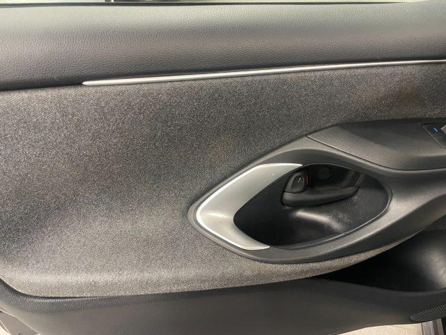 TOYOTA Yaris 1.5 Hybrid 93 CV e-CVT Business