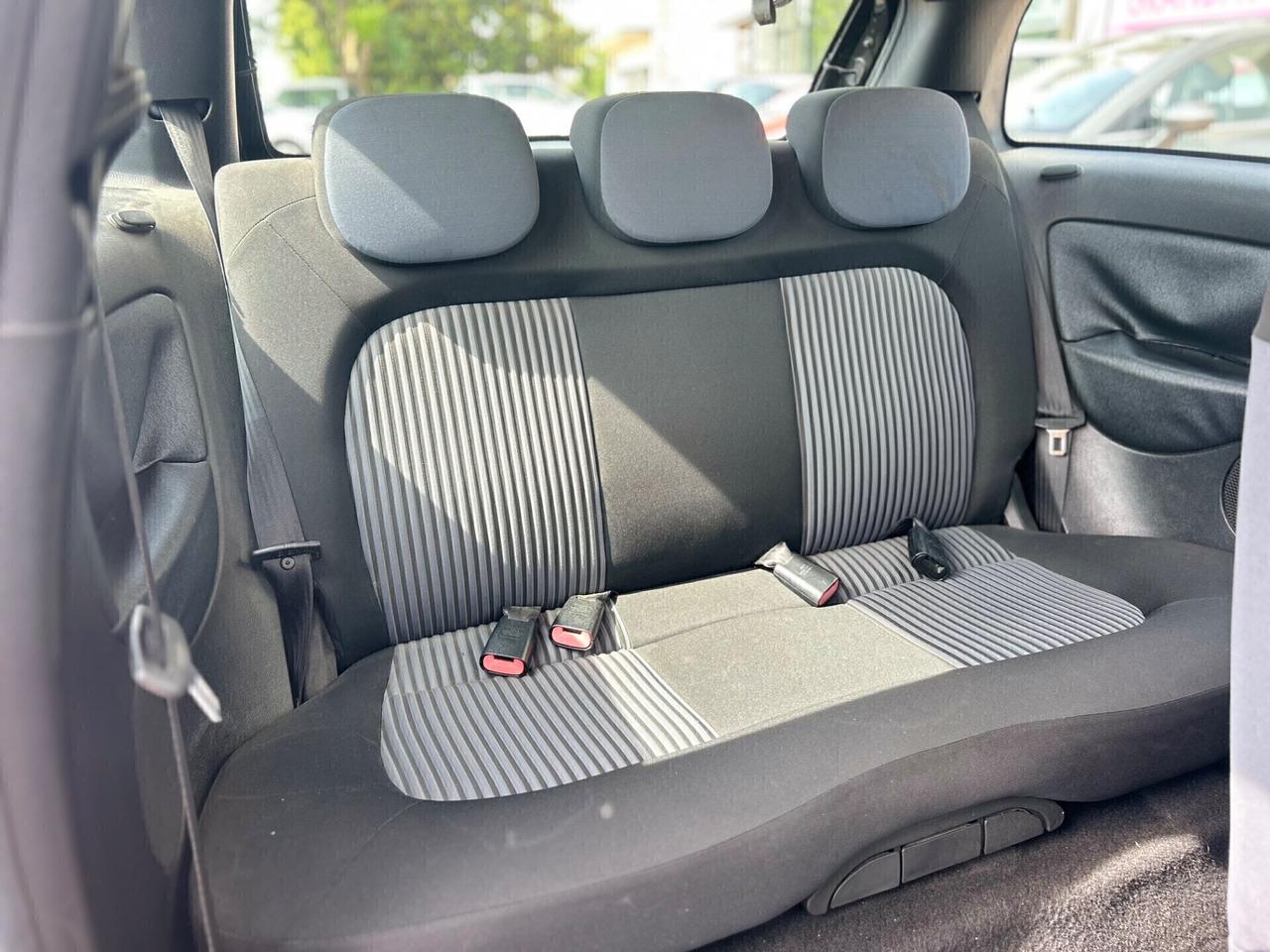 Lancia Ypsilon 1.3 MJT 75 CV Versus