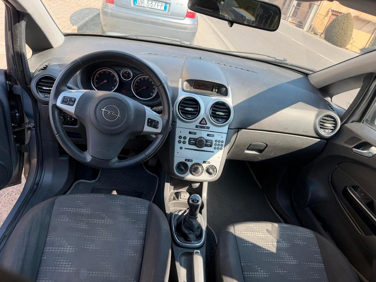 Opel Corsa 1.2 5P. Cosmo