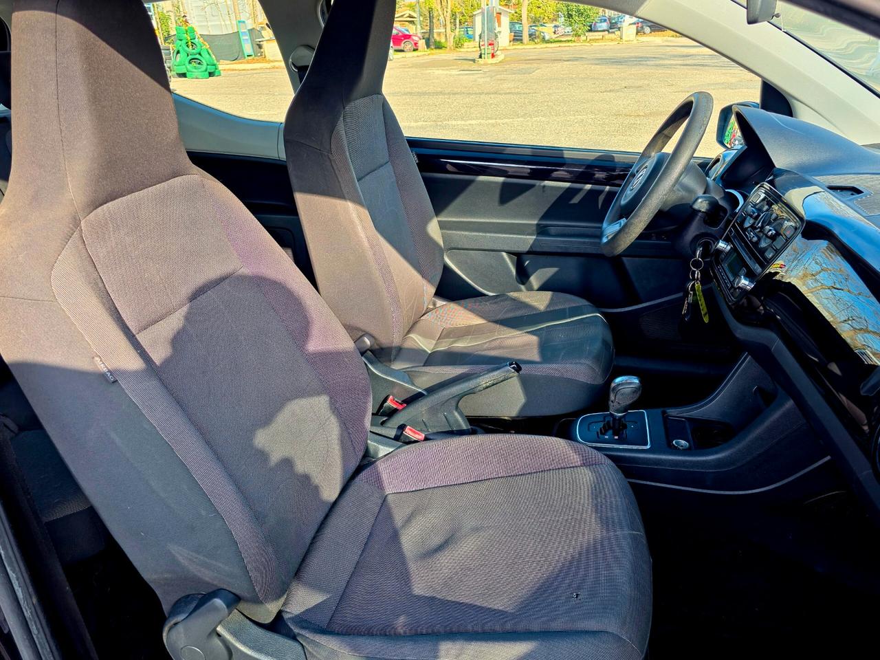 Volkswagen up! 1.0 3p. move ASG 2013-E5B Automatico NEO