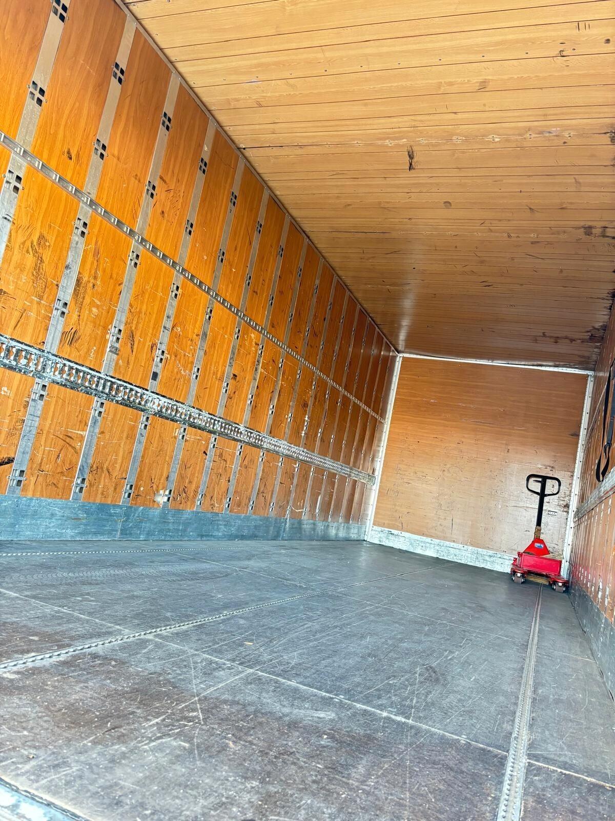 Eurocargo 120-25 con sponda idraulica