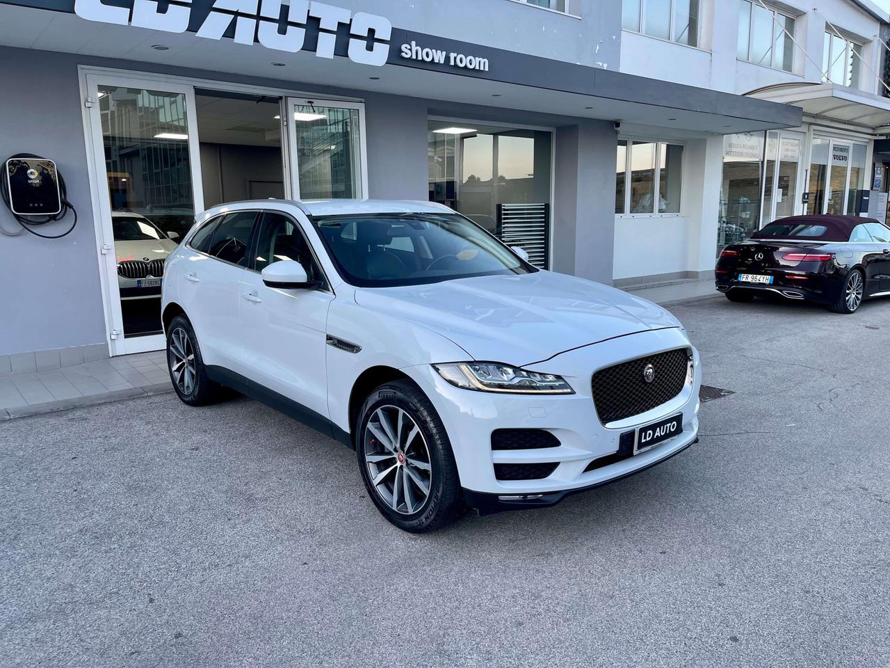 Jaguar F-Pace F-Pace 2.0d Portfolio awd 180cv auto CATENA NUOVA